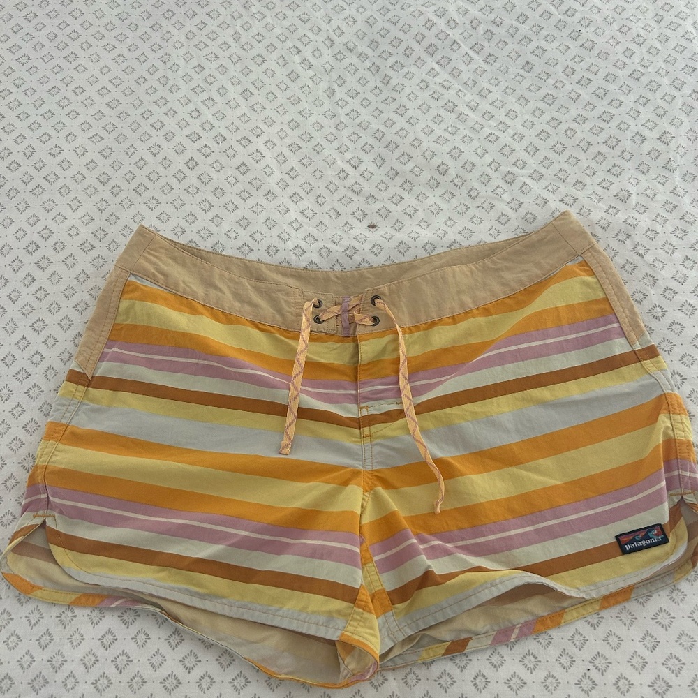 Patagonia Women's Wavefarer Boardshorts 5"